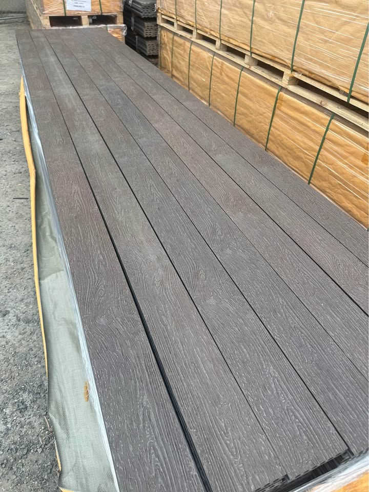 WPC Edge Board Walnut image 0